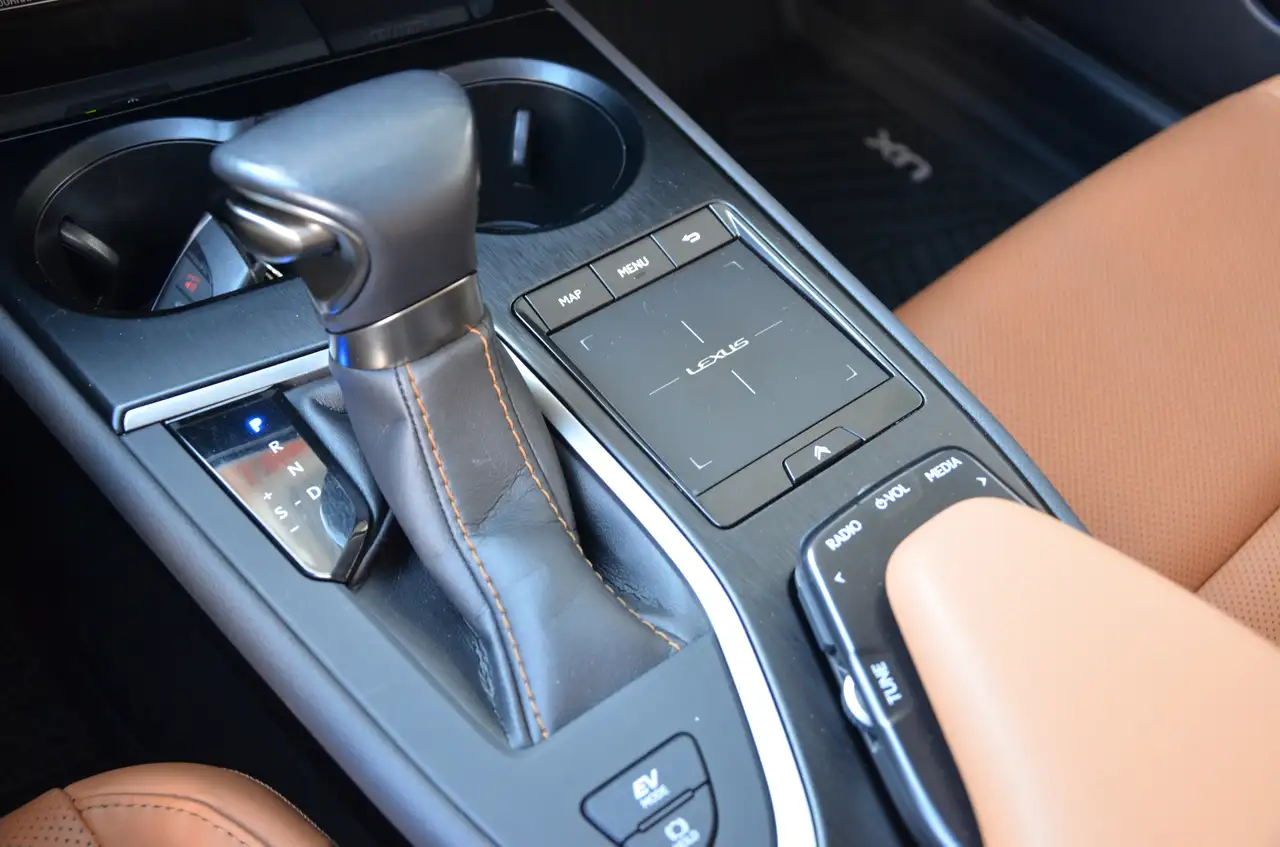 Lexus UX fotografie Lexus UX