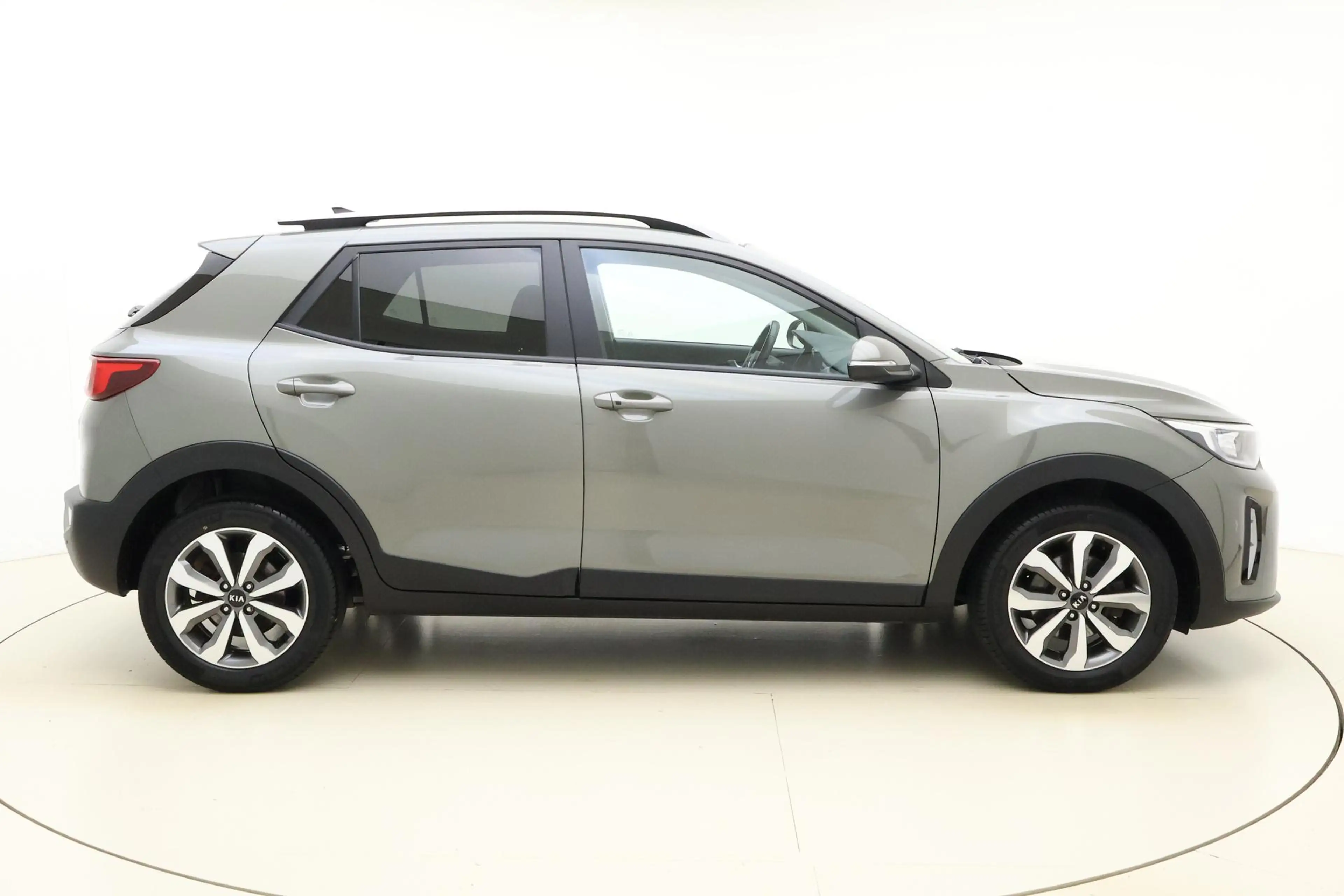 Kia Stonic 1.0 T-GDi 100pk MHEV Dynamic Plus Line | Kia Garan — photo 9