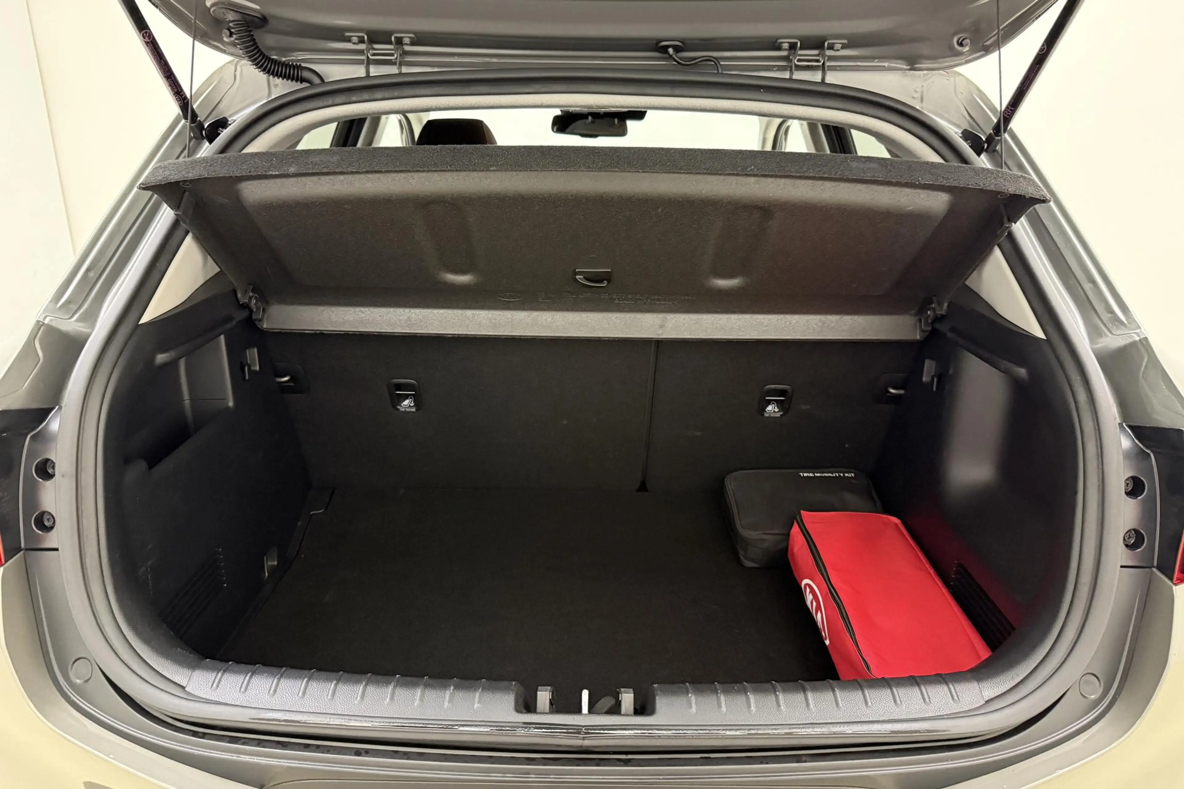 Kia Stonic 1.0 T-GDi 100pk MHEV Dynamic Plus Line | Kia Garan — photo 10