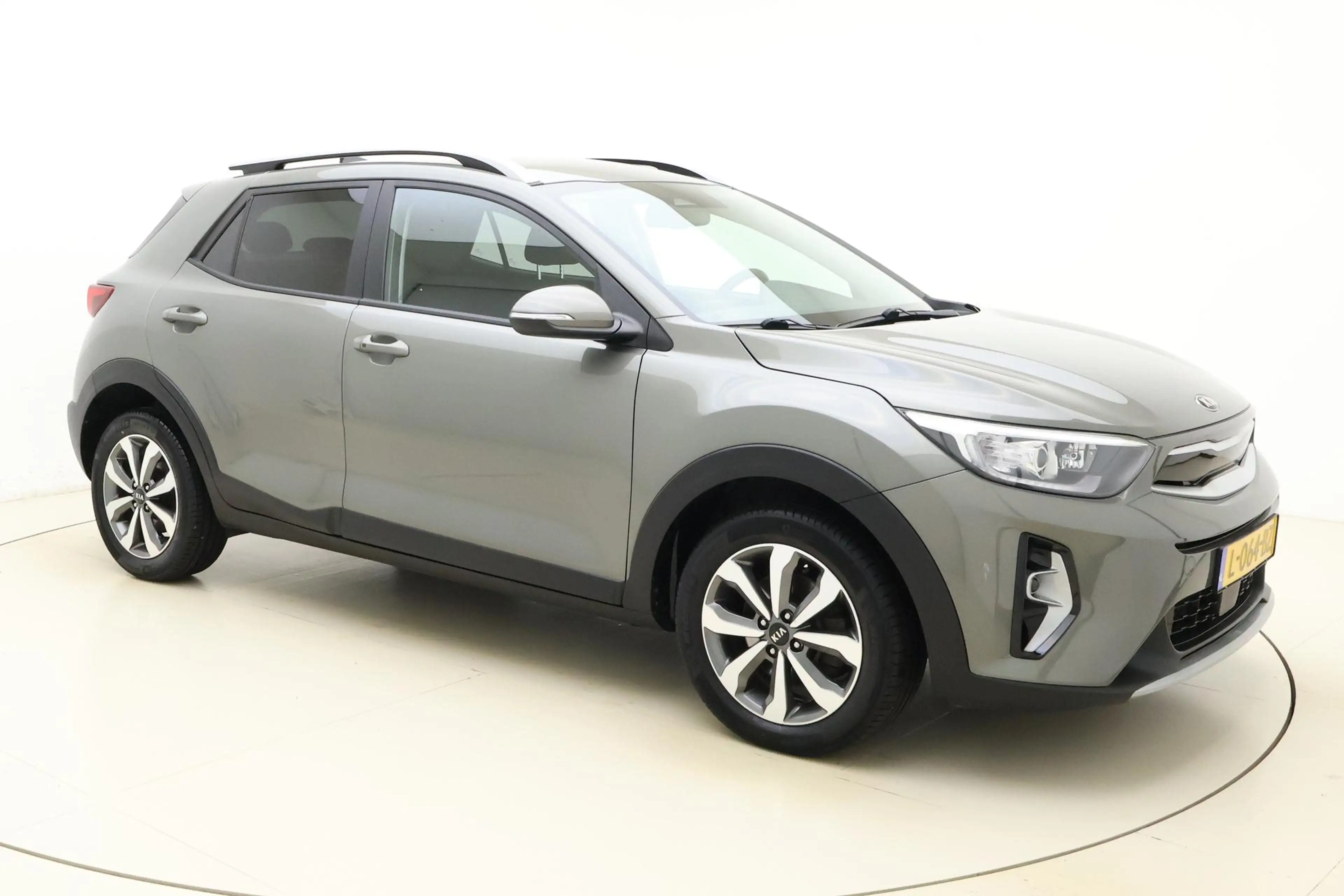 Kia Stonic 1.0 T-GDi 100pk MHEV Dynamic Plus Line | Kia Garan — photo 8