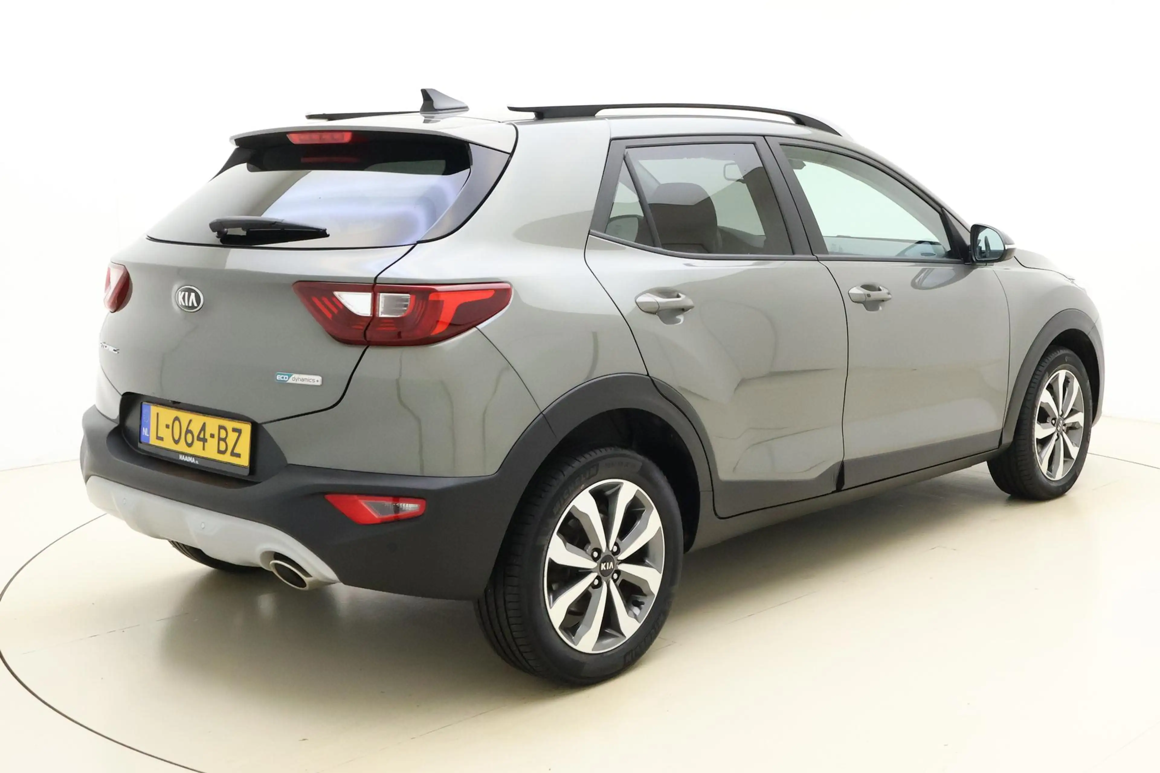 Kia Stonic 1.0 T-GDi 100pk MHEV Dynamic Plus Line | Kia Garan — photo 2