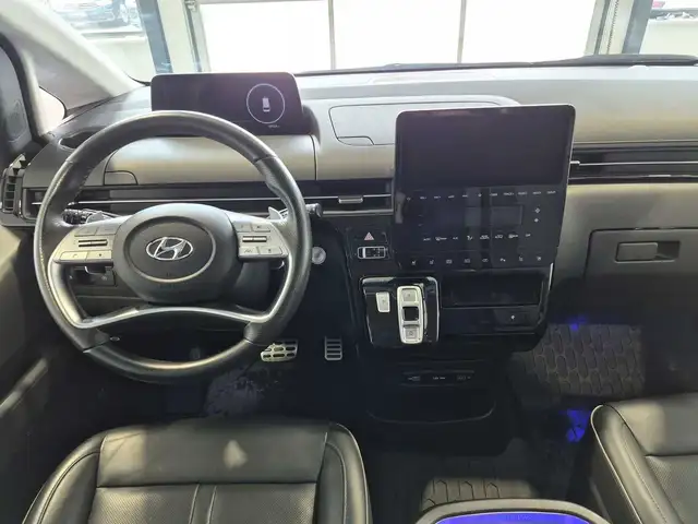 Hyundai Staria view 9