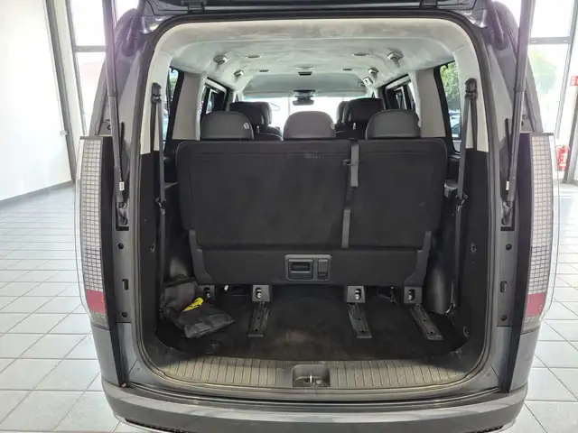 Hyundai Staria view 6