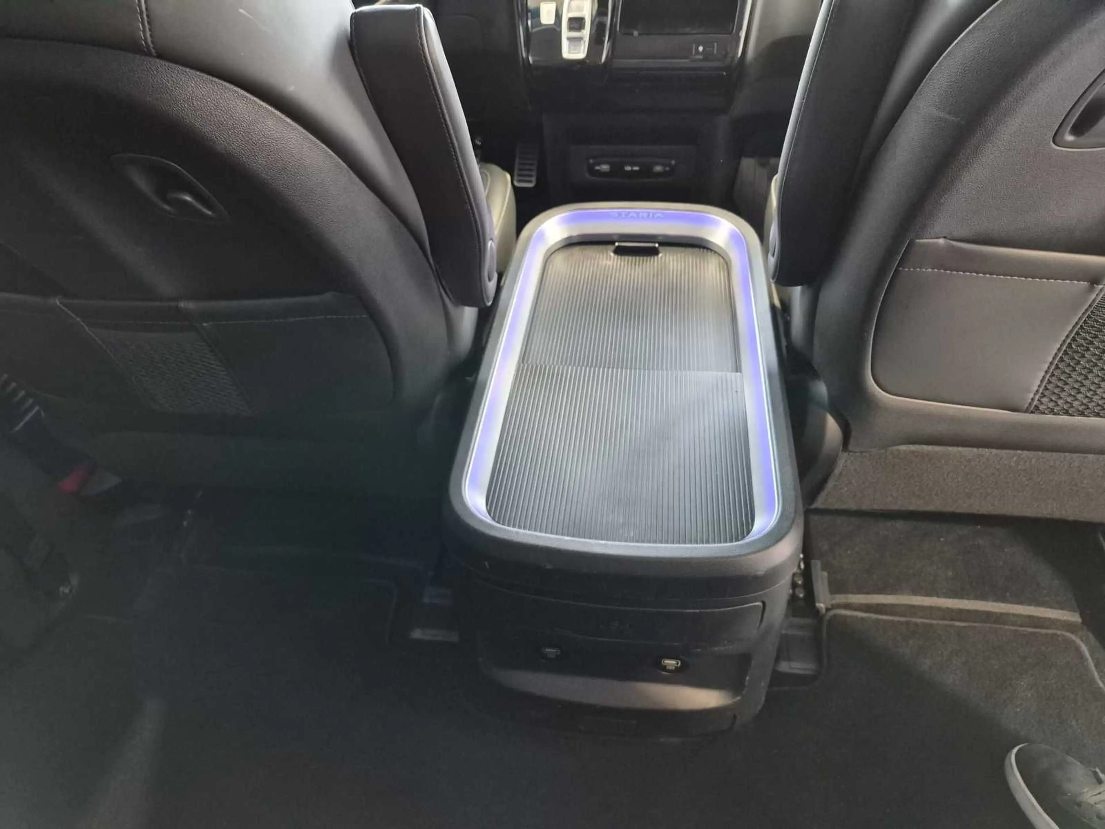 Hyundai STARIA 2.2 CRDi Signature 4WD|7-Sitze|360°|BOSE — photo 13