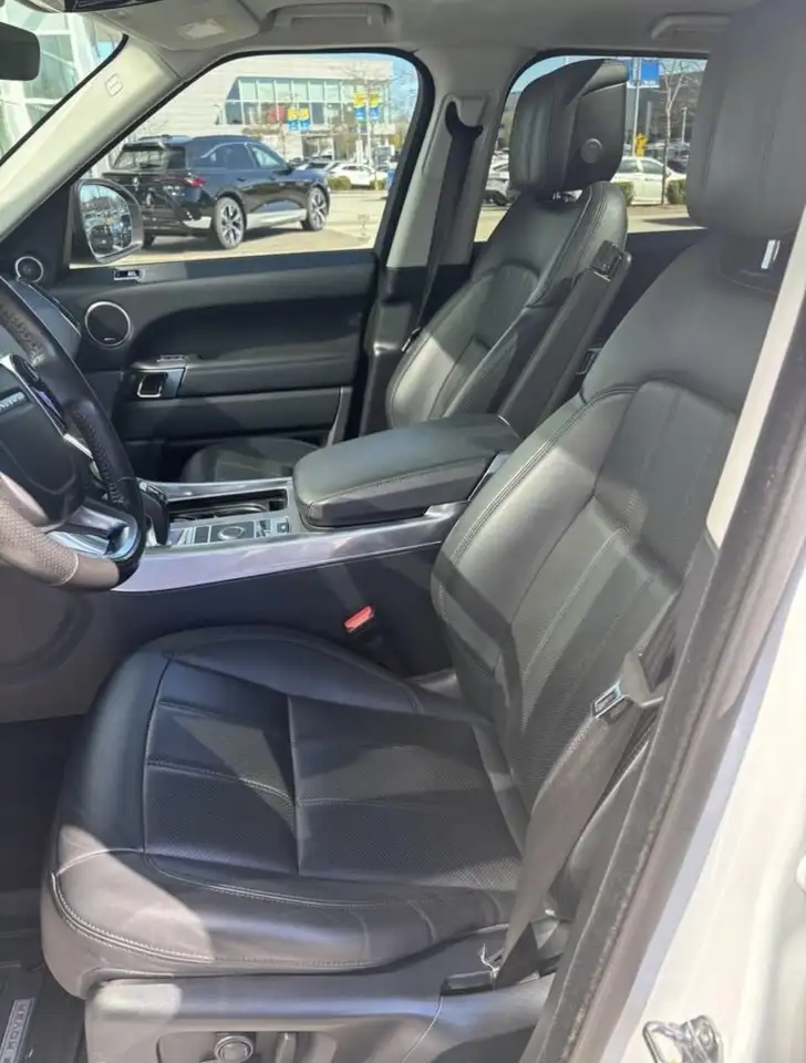 Land Rover Range Rover Sport снимка Land Rover Range Rover Sport
