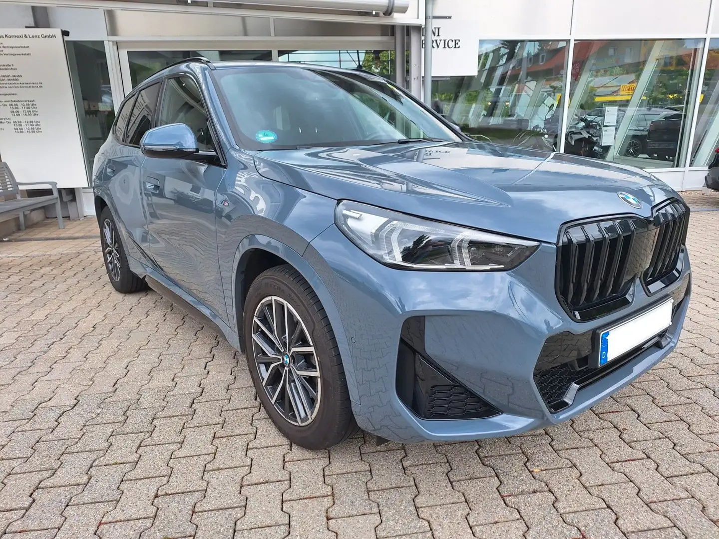 BMW X1 23 d xDrive M Sport AHK adap. LED RFK DAB PDC Grau - 2