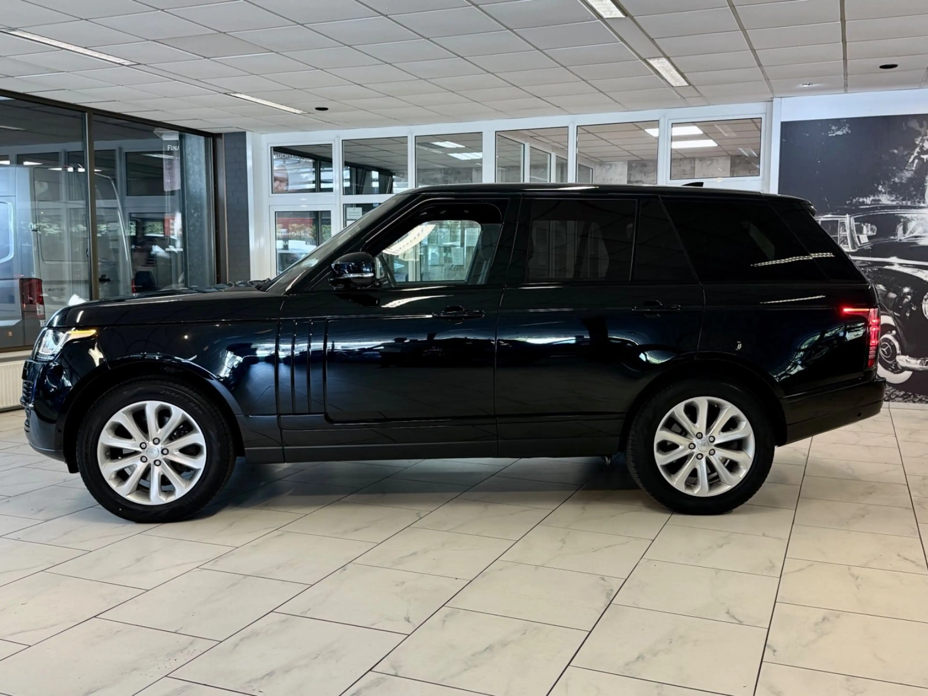 Land Rover Range Rover 3.0 D 3xTV 360CAM HEAD-UP MEMORY LED — photo 5