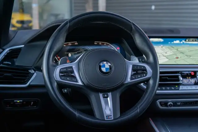 BMW X5 view 8