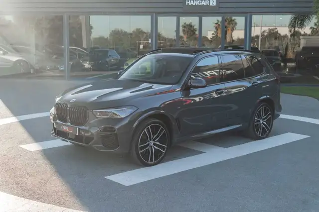 BMW X5 view 3