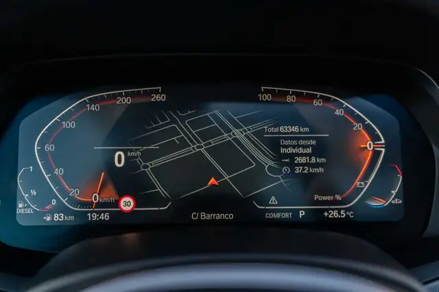 BMW X5 view 9