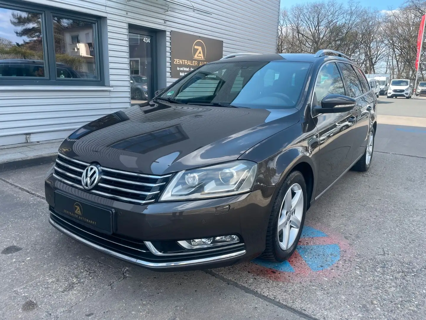 Volkswagen Passat Variant Highline/Bi-Xenon/DSG/PDC/TÜV NEU Schwarz - 1