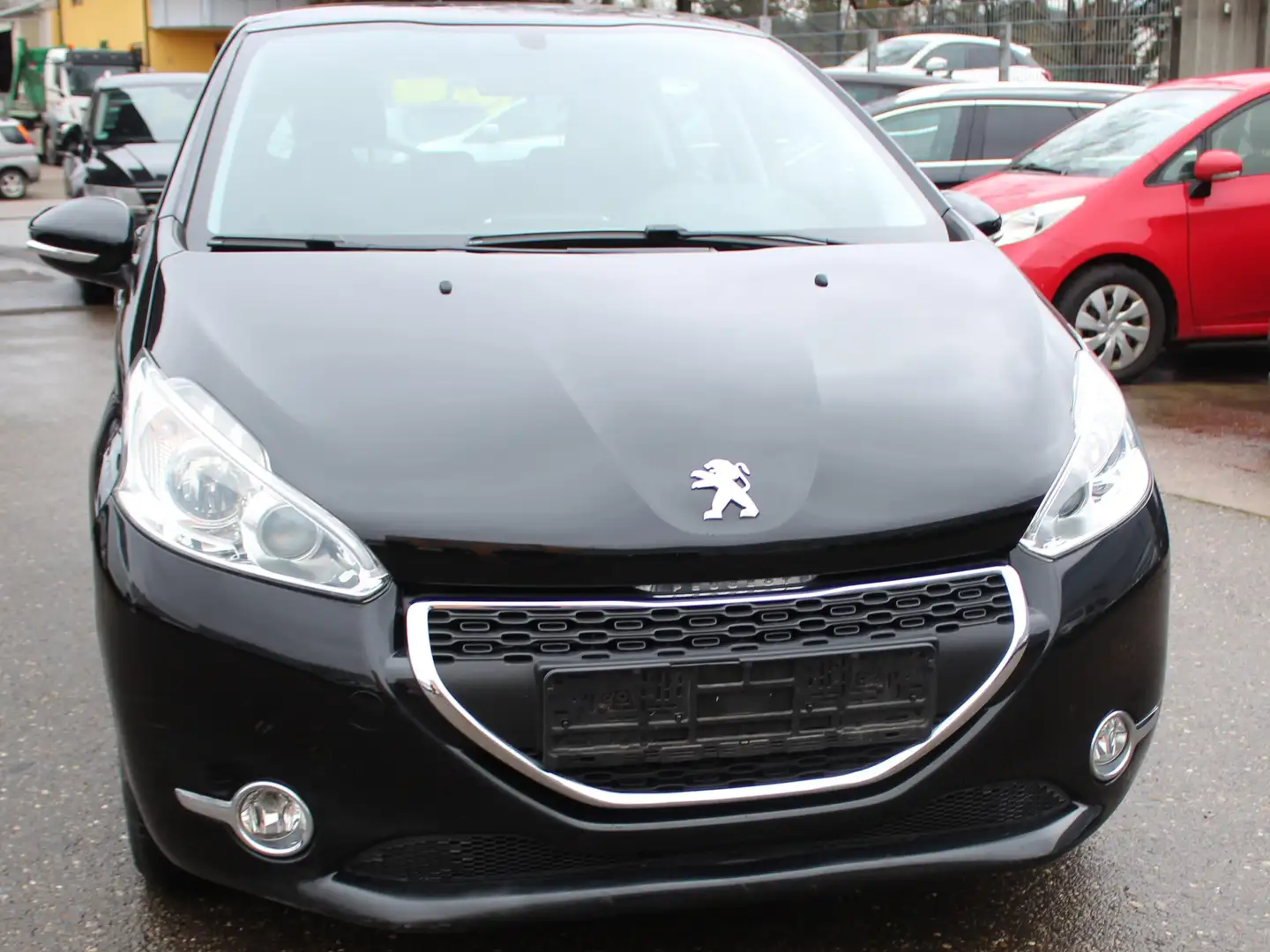 Peugeot 208 1.2 Active,Klima usw.TÜV Neu! Schwarz - 2