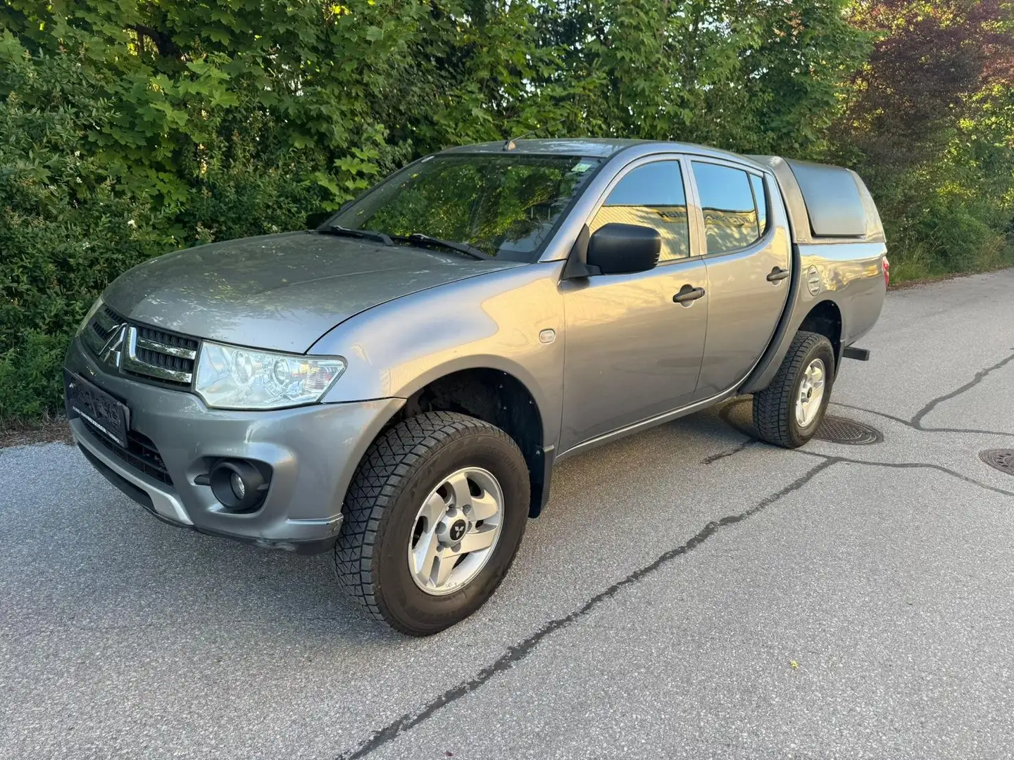 Mitsubishi L200 Intense Doppelkabine 4WD Grau - 1