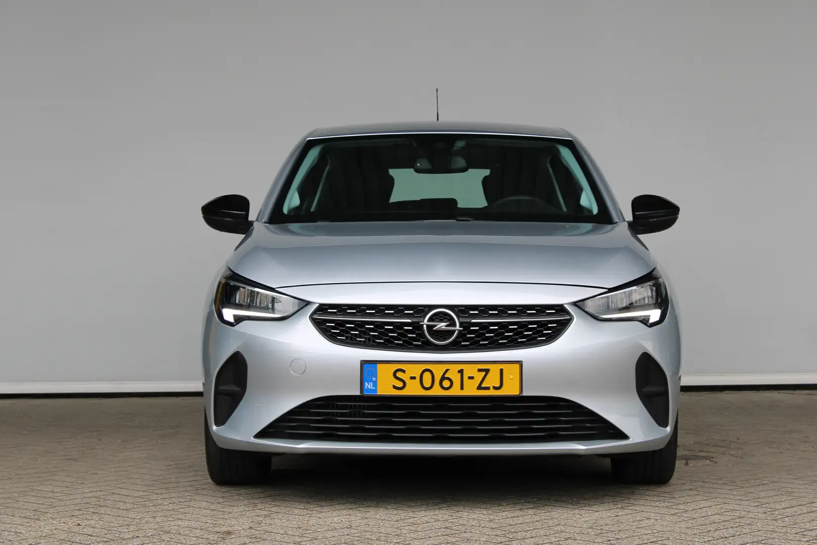 Opel Corsa 1.2 Level 3 Gris - 2