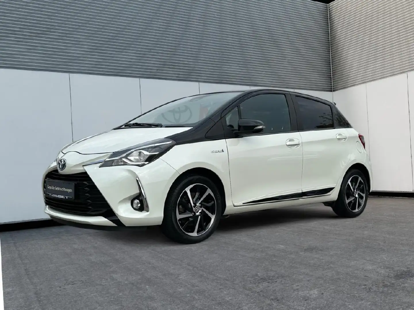 Toyota Yaris 1.5 Hybrid Style Selection - 1