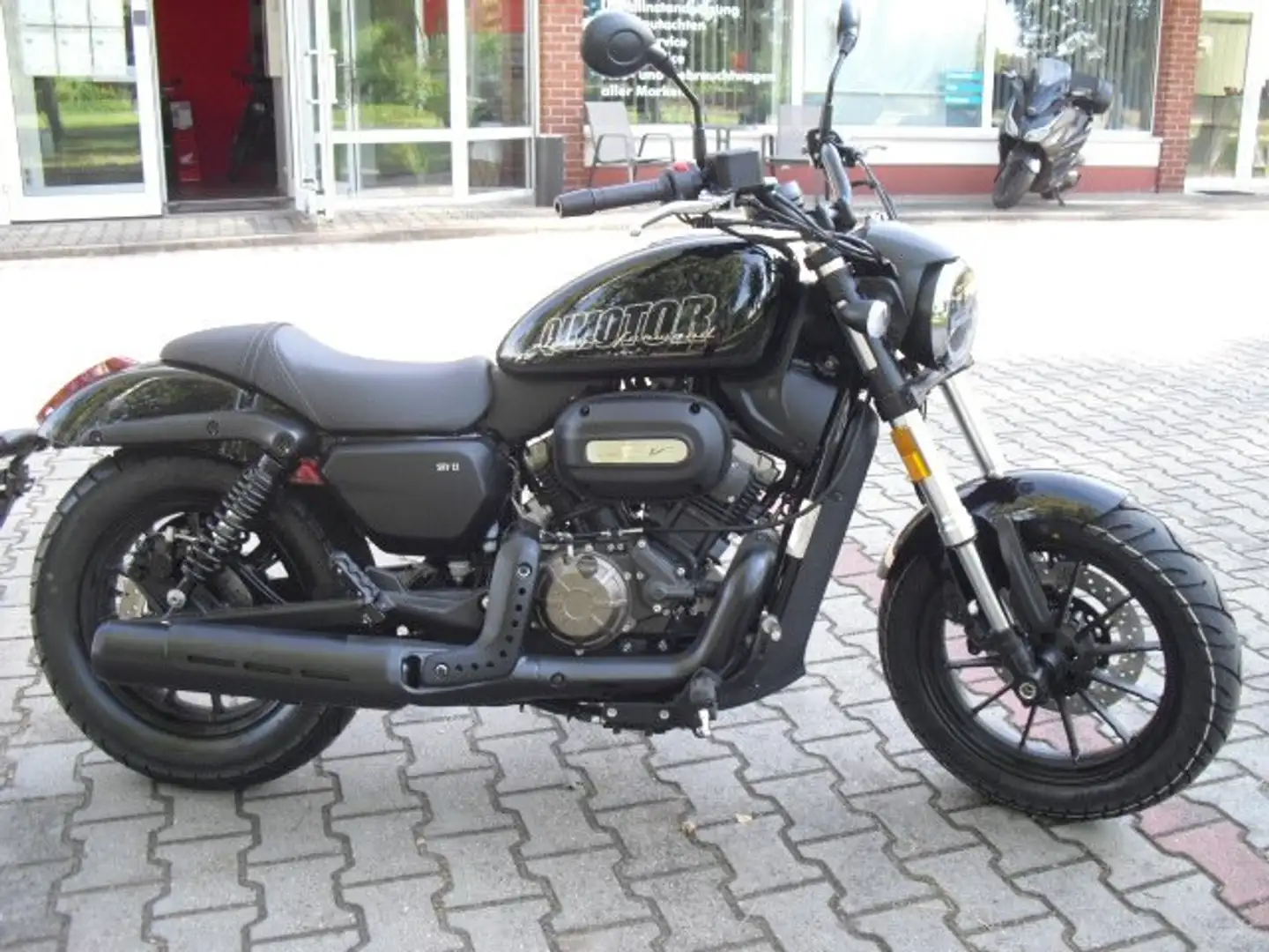QJ Motor SRV12 Schwarz - 1