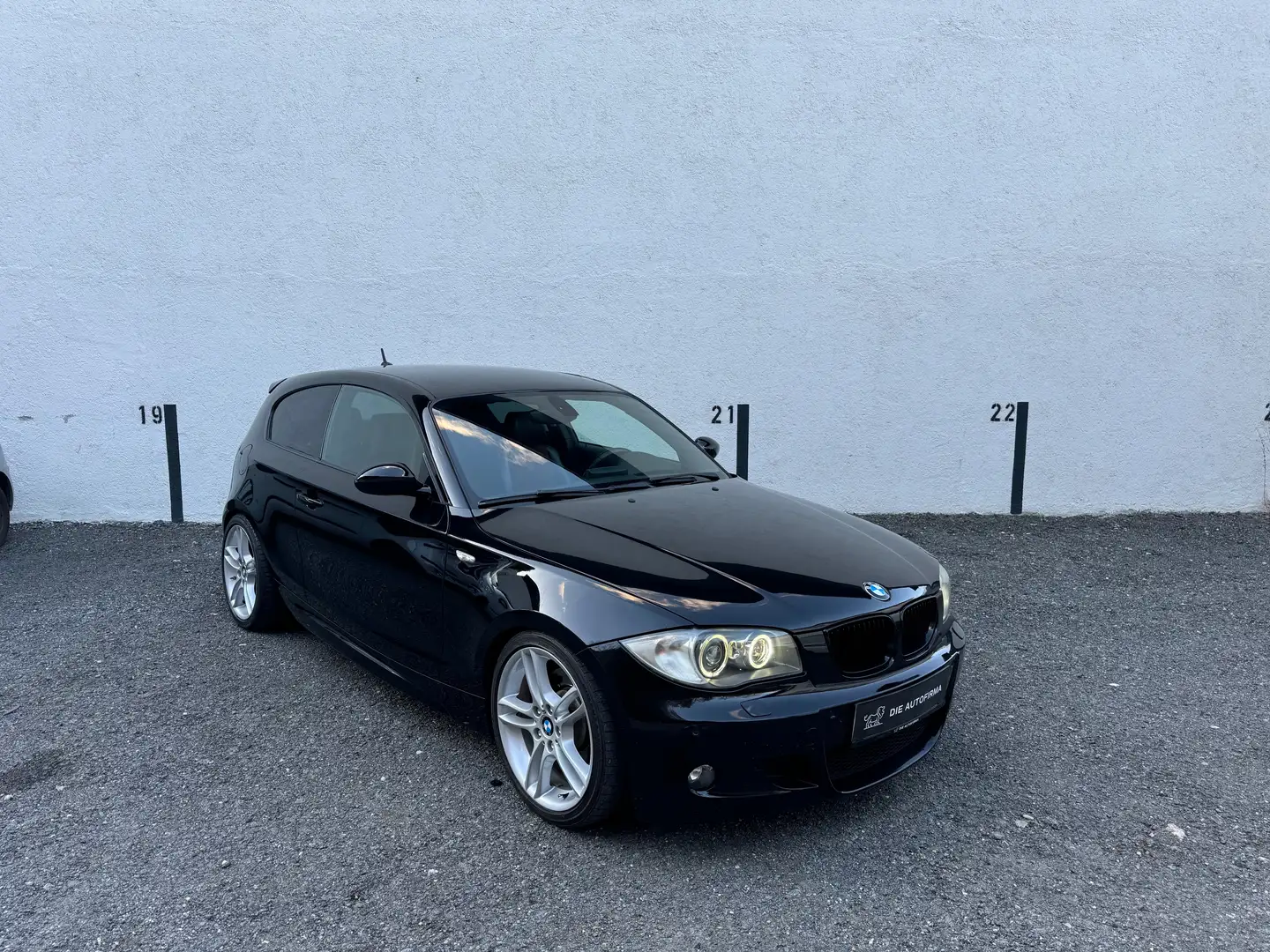 BMW 130 i**SEHR SCHÖNER ZUSTAND*ALLE SERVICE** Negru - 1
