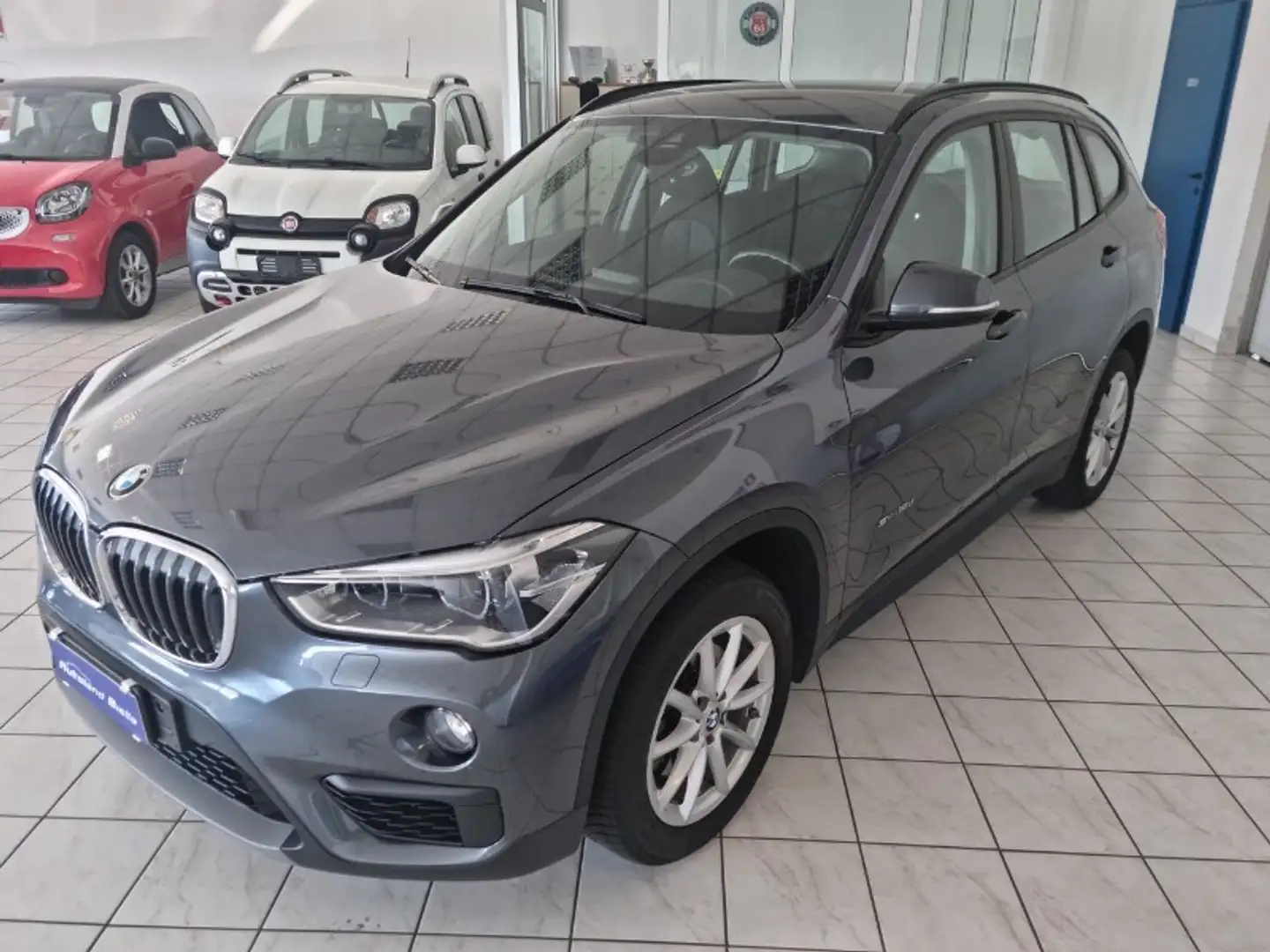BMW X1 X1 sDrive18d Advantage Grigio - 2