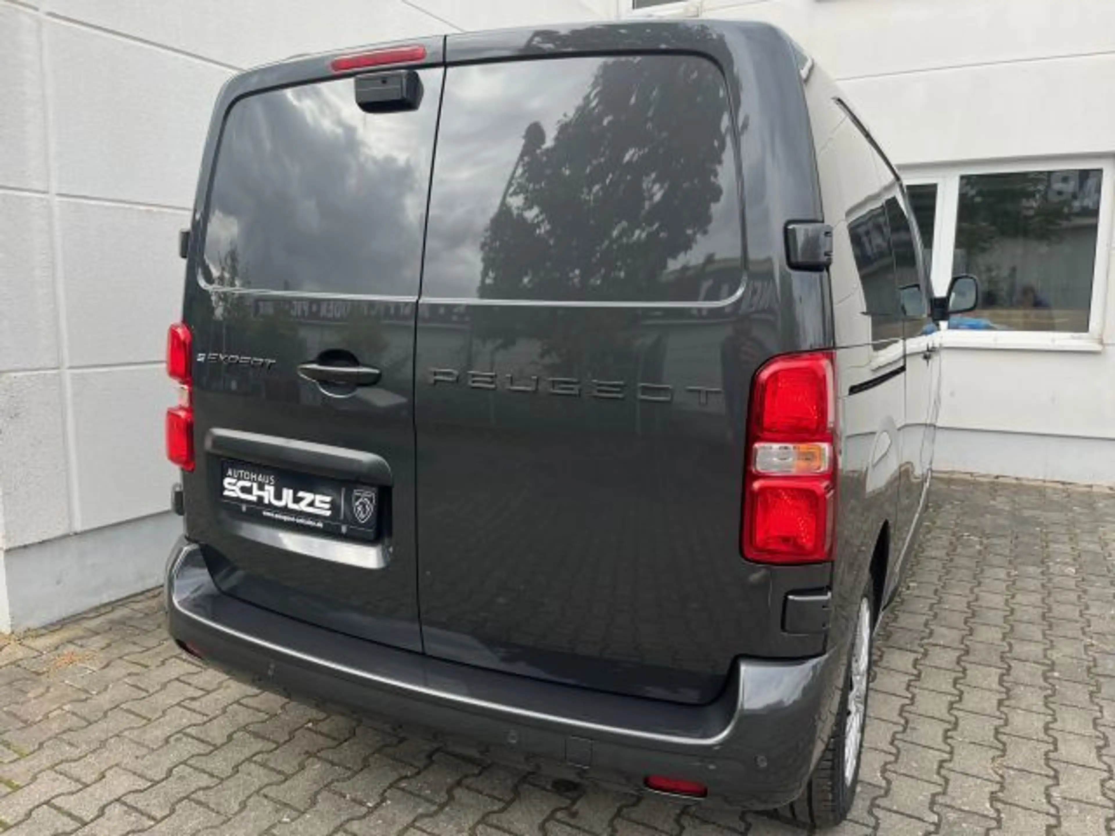 Peugeot Expert e-Expert L2 (75kWh) — photo 5