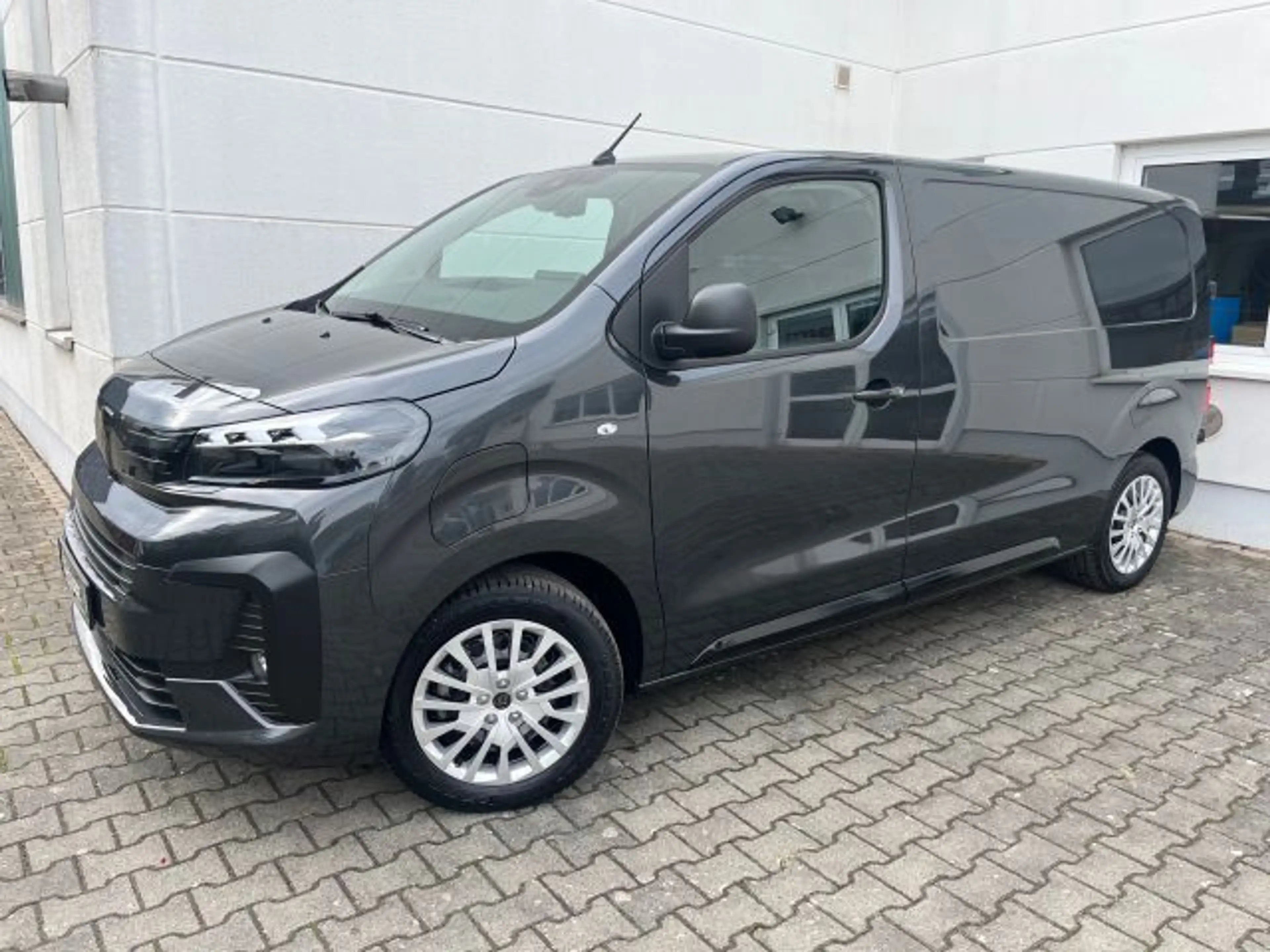 Peugeot Expert e-Expert L2 (75kWh) — photo 3