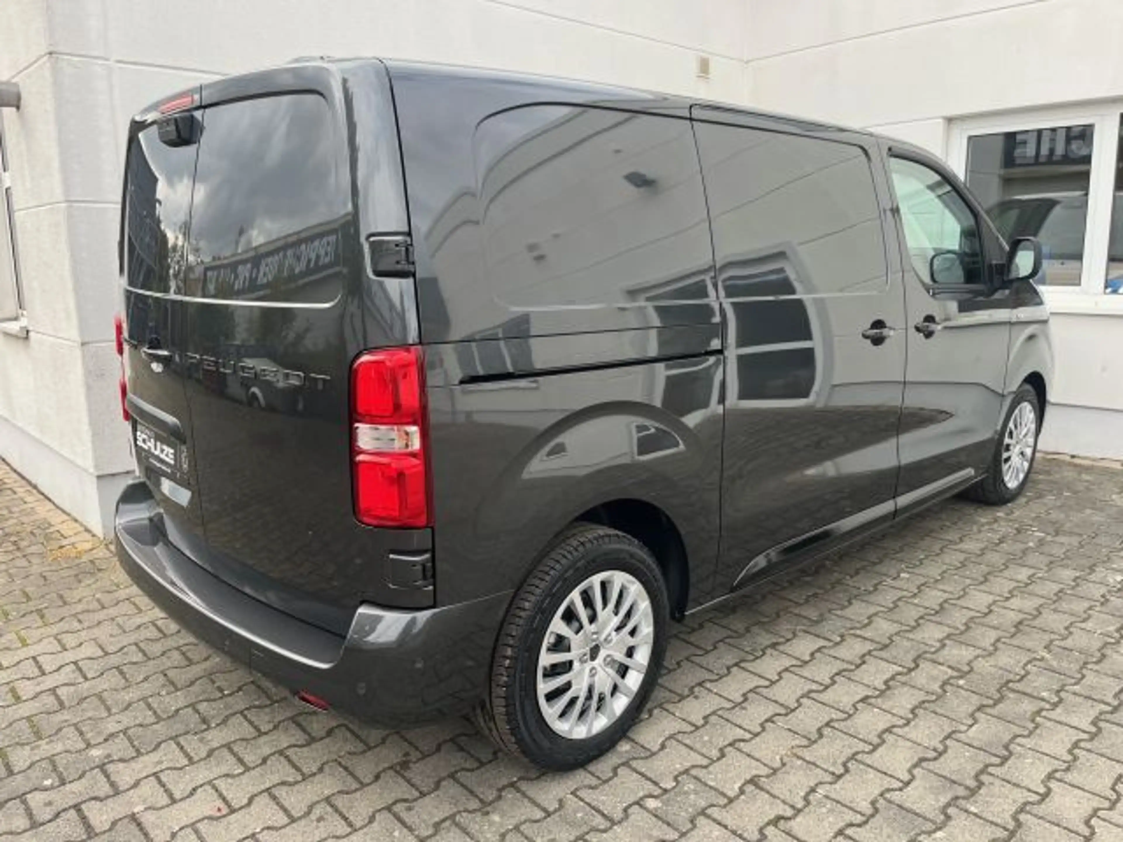 Peugeot Expert e-Expert L2 (75kWh) — photo 4