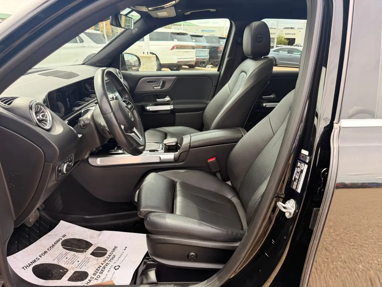 Mercedes-Benz GLB снимка Mercedes-Benz GLB