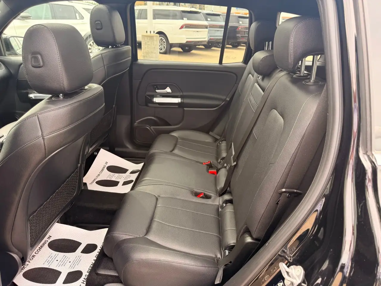 Mercedes-Benz GLB снимка Mercedes-Benz GLB