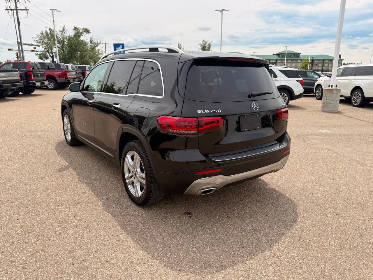 Mercedes-Benz GLB снимка Mercedes-Benz GLB