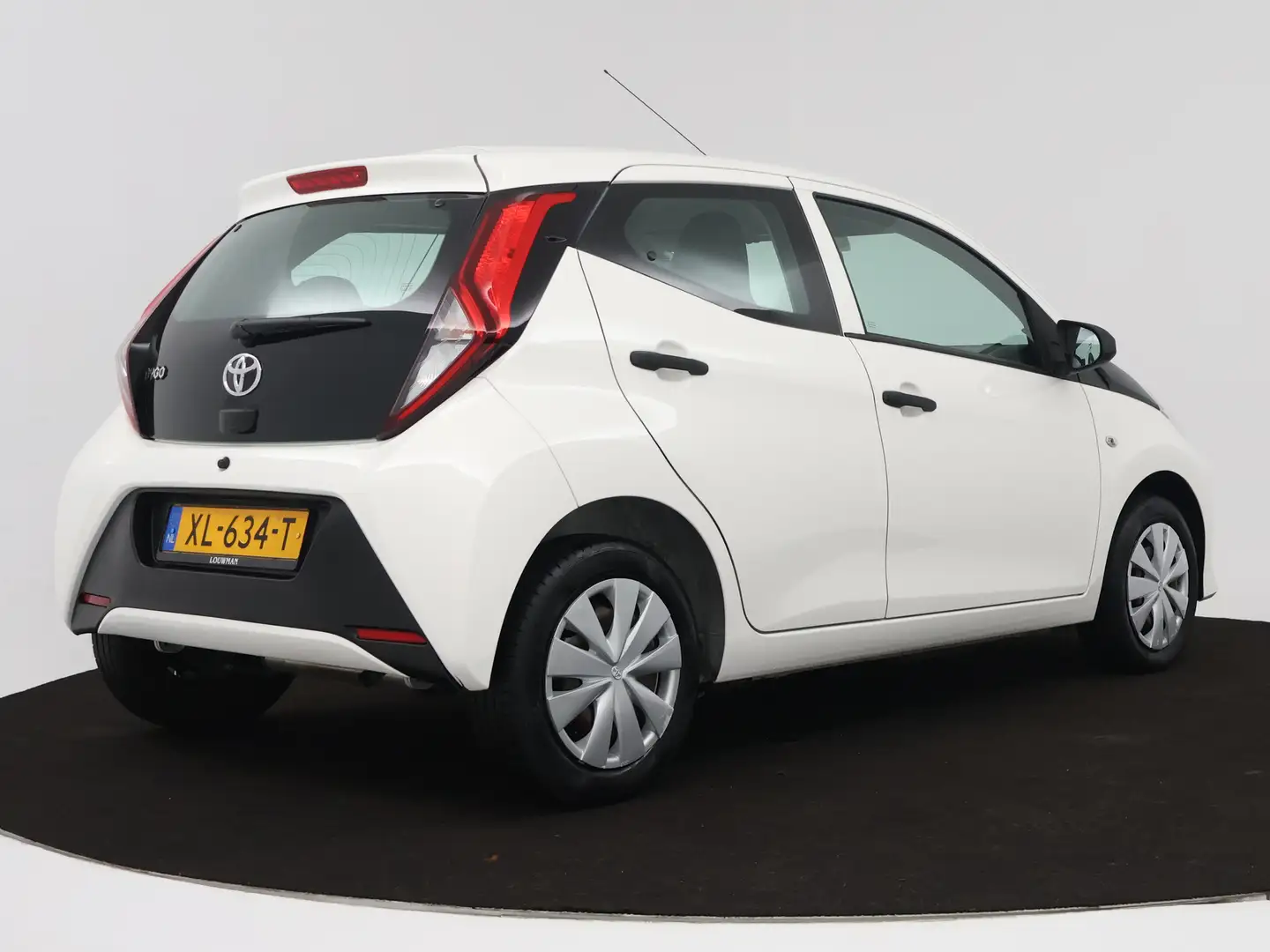 Toyota Aygo 1.0 VVT-i x-fun | Airco | Wit - 2
