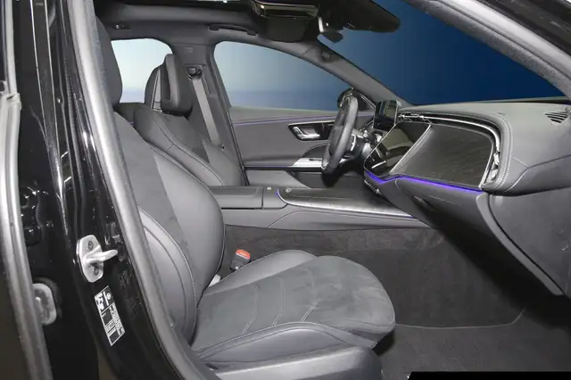 Mercedes-Benz E-Class view 6