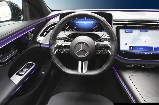 Mercedes-Benz E-Class view 12