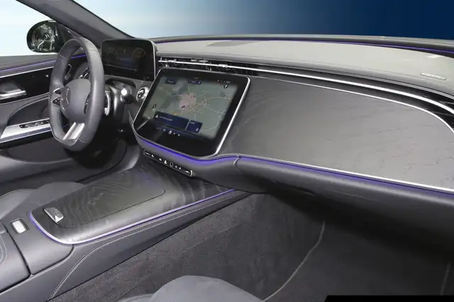 Mercedes-Benz E-Class view 7