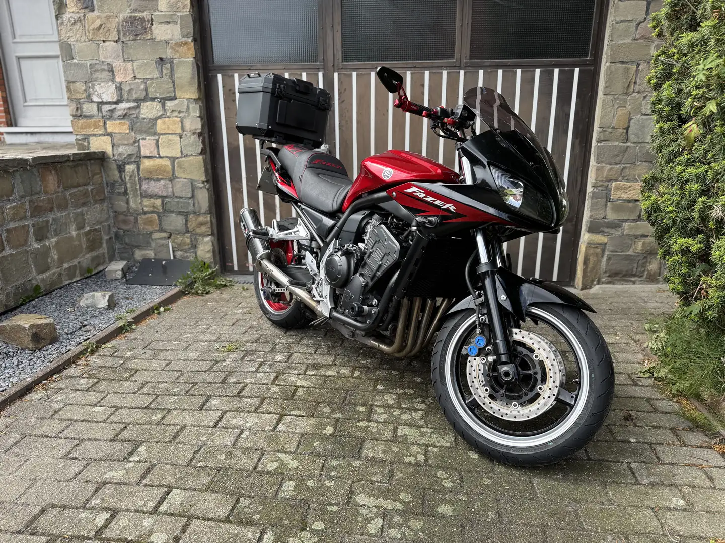 Yamaha FZS 1000 Fazer - 1