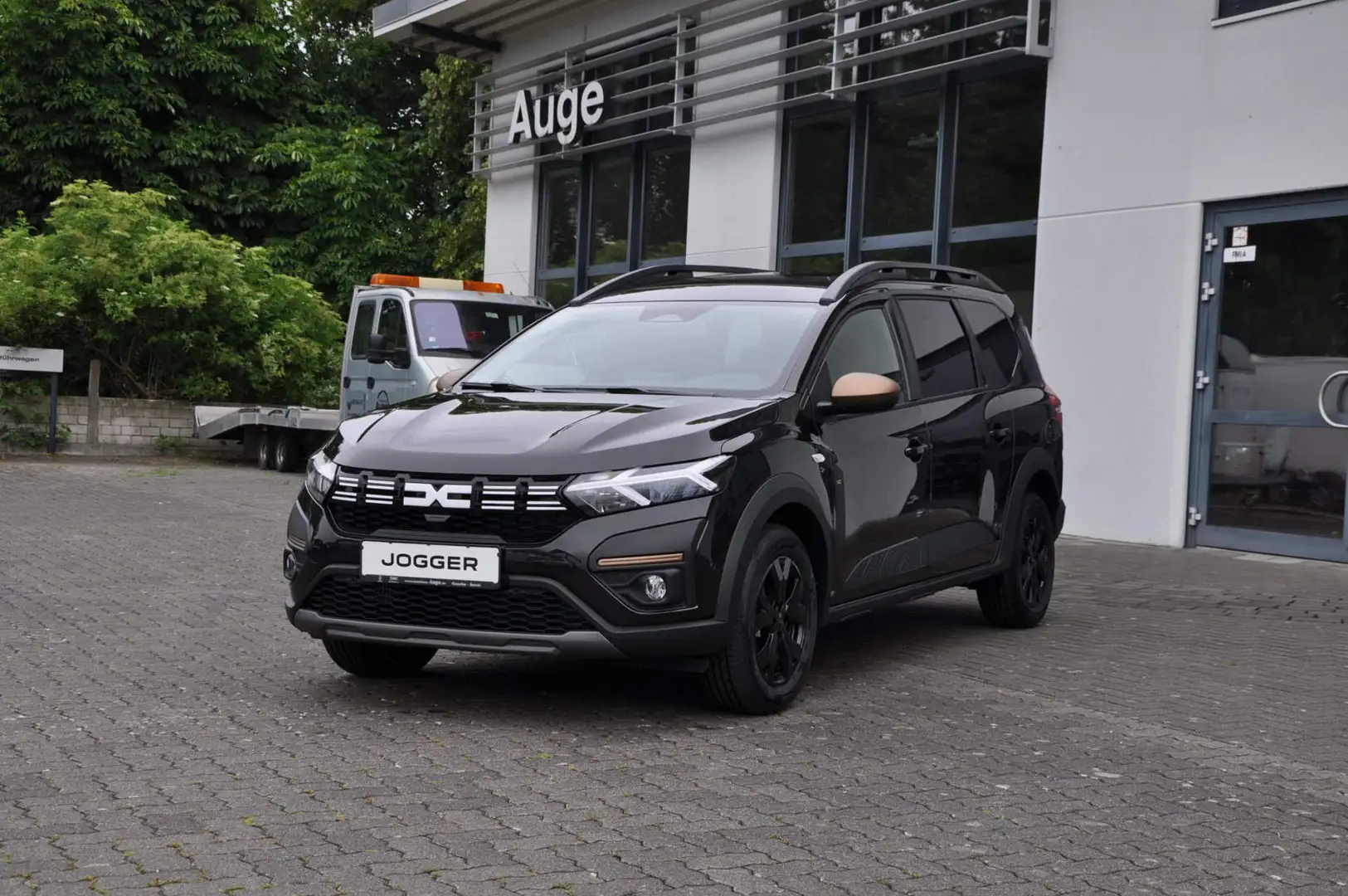 Dacia Jogger Extreme TCe 110 PDC*SHZ*NAV*CARPLAY Schwarz - 1