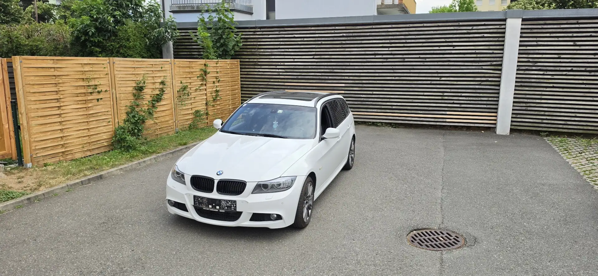 BMW 320 320d xDrive Touring - 1