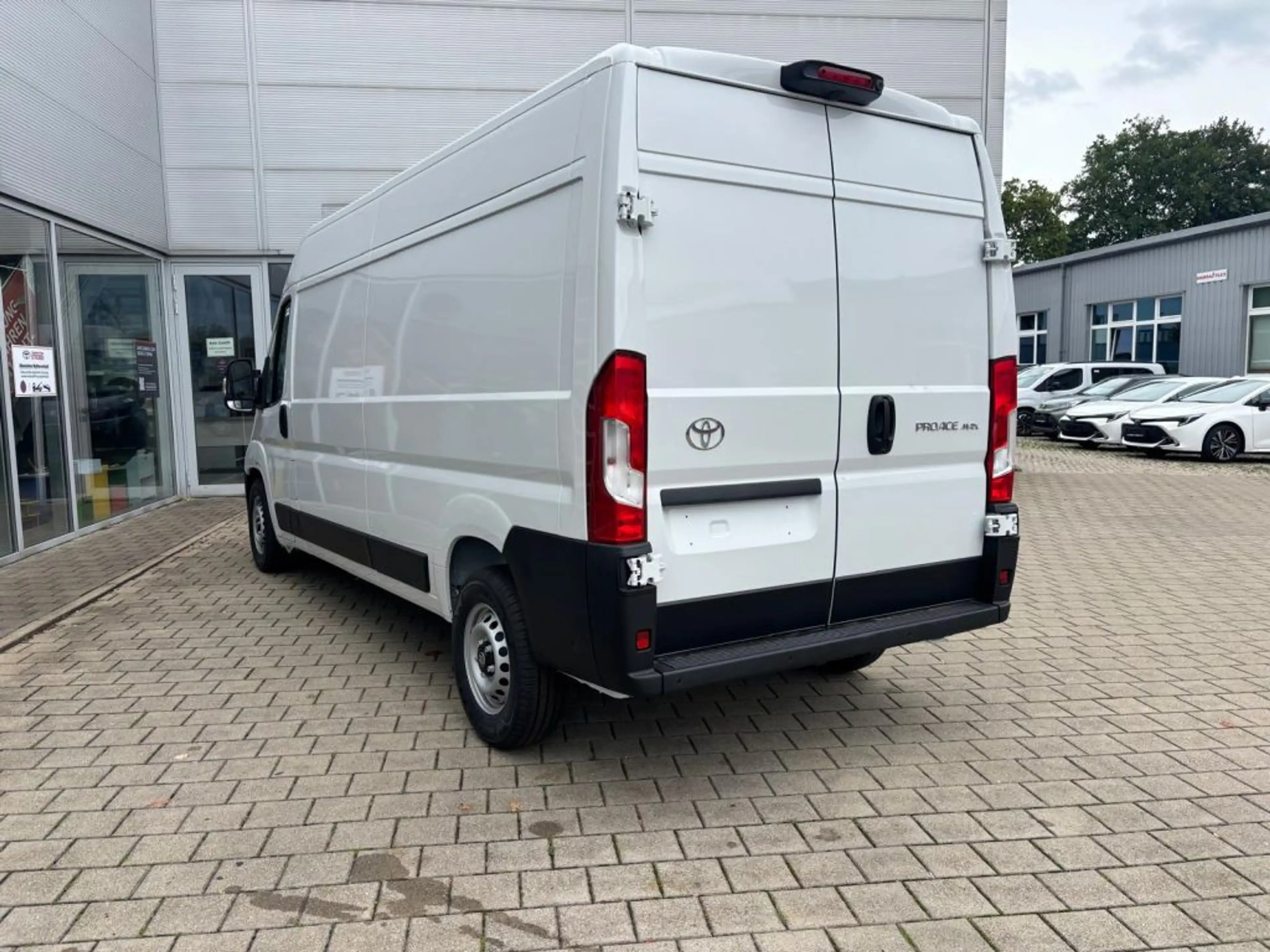 Toyota Proace Max 2.2-l-D 35 L3H2 Meister — photo 5