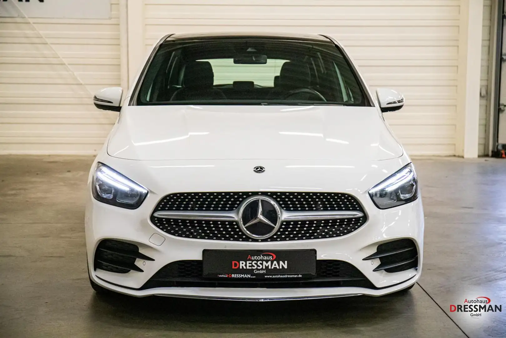 Mercedes-Benz B 180 AMG Line LED PANO AHK STANDHEIZUNG KAMERA Weiß - 2
