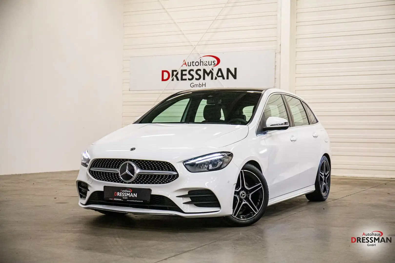 Mercedes-Benz B 180 AMG Line LED PANO AHK STANDHEIZUNG KAMERA Weiß - 1