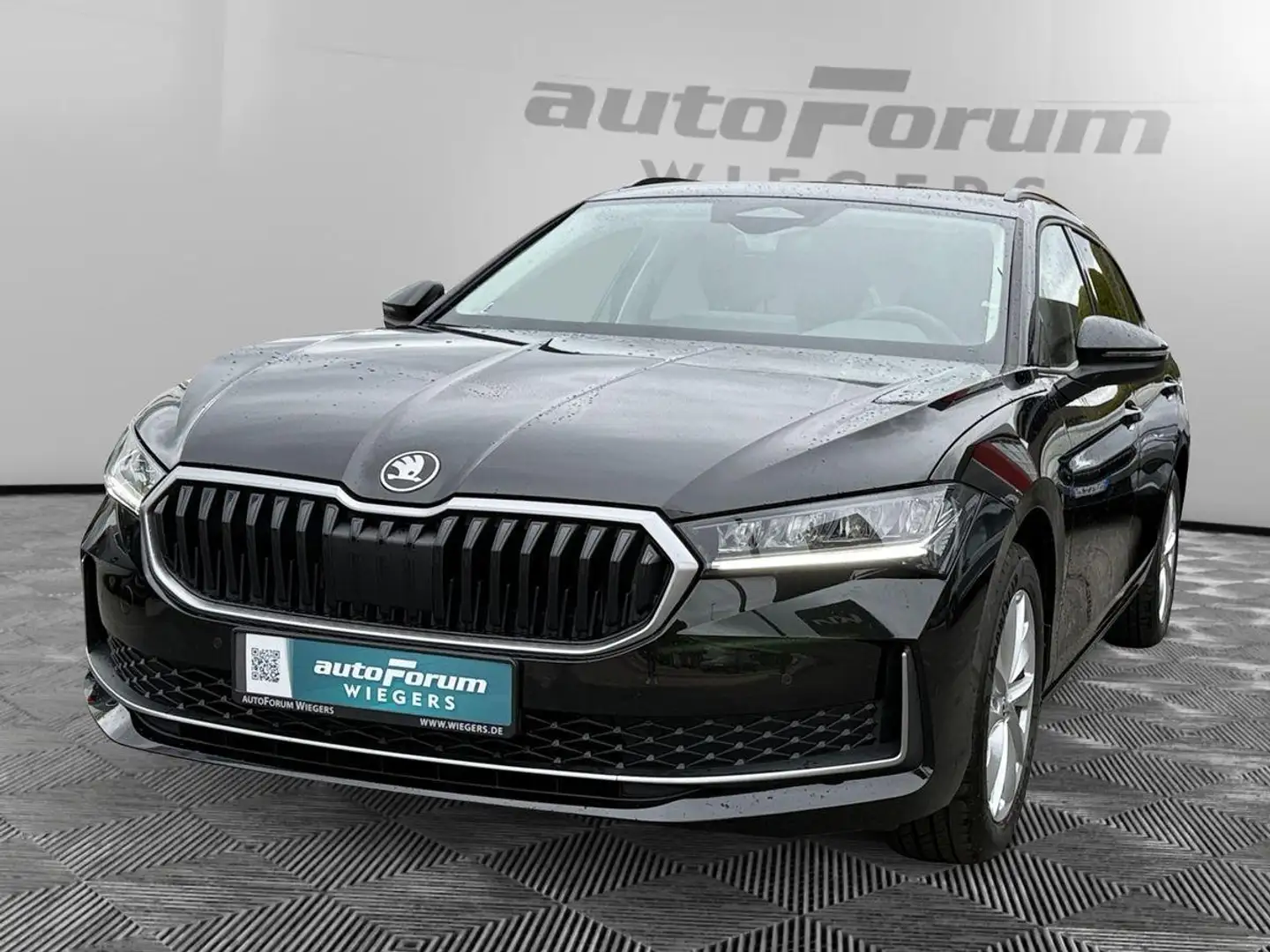 Skoda Superb Combi 2,0 TDI SELECTION DSG+Navi+Kamera Schwarz - 2