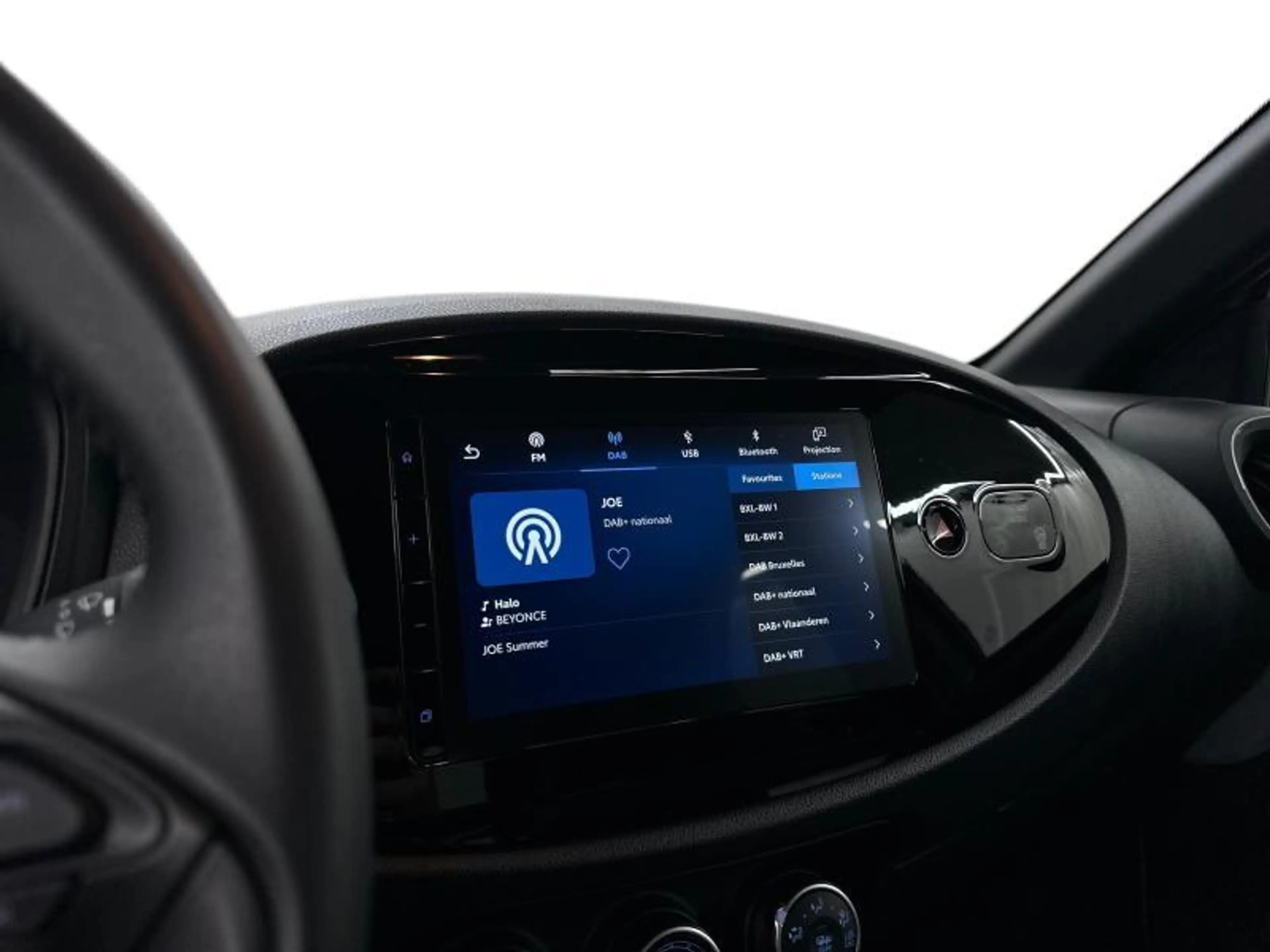 Toyota Aygo X AT Pulse | carplay | camera — photo 11