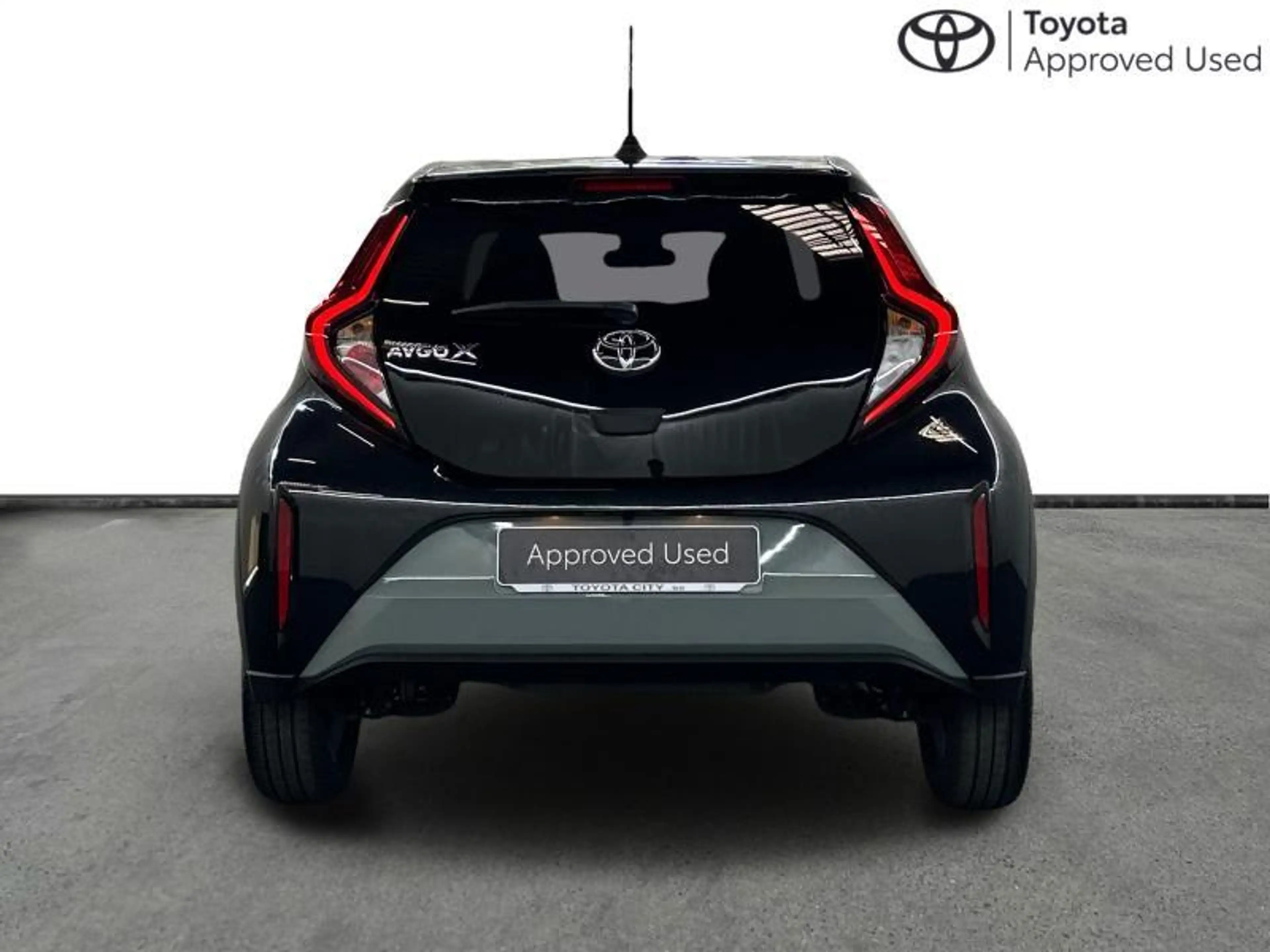 Toyota Aygo X AT Pulse | carplay | camera — photo 4