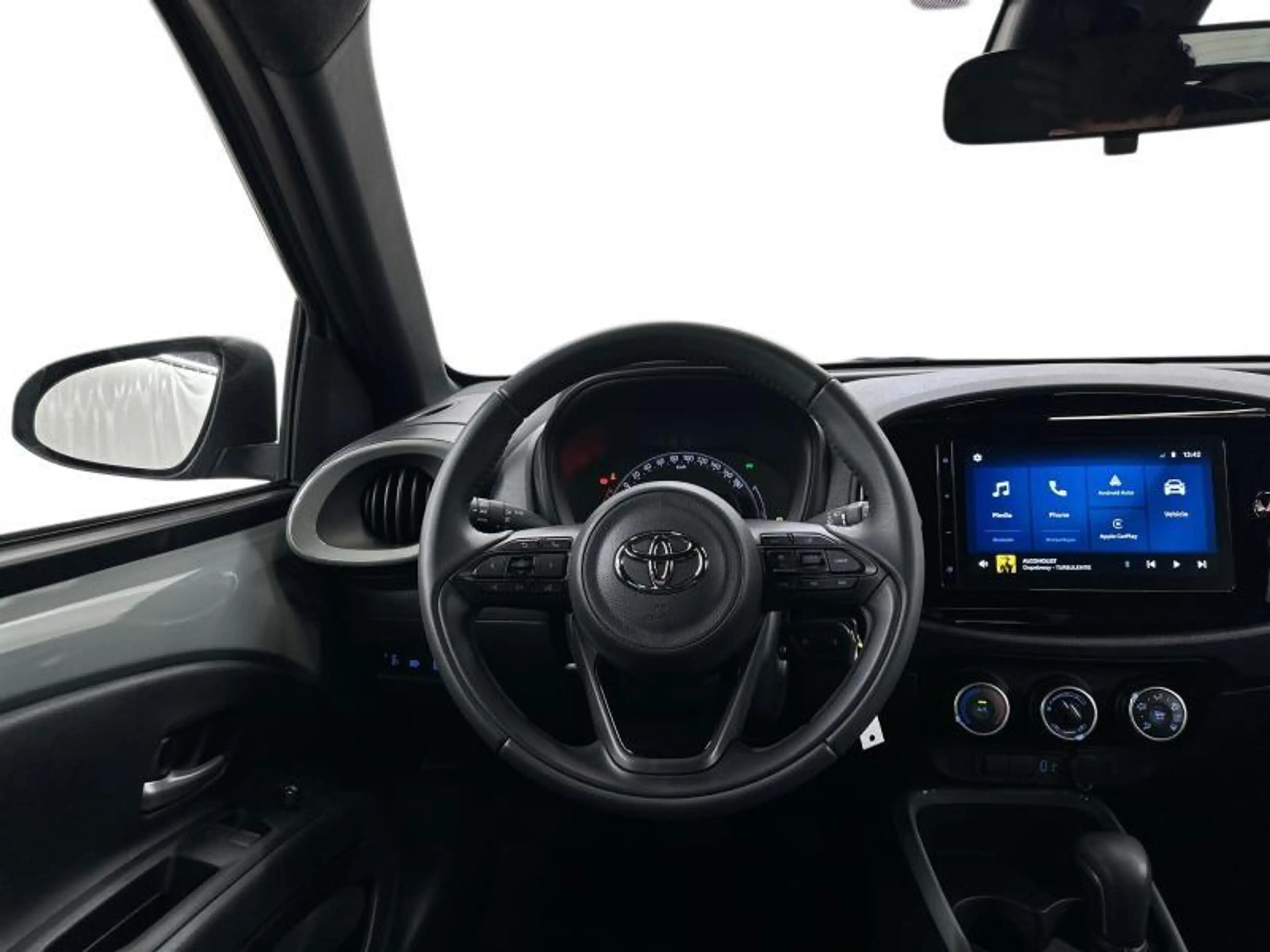 Toyota Aygo X AT Pulse | carplay | camera — photo 8