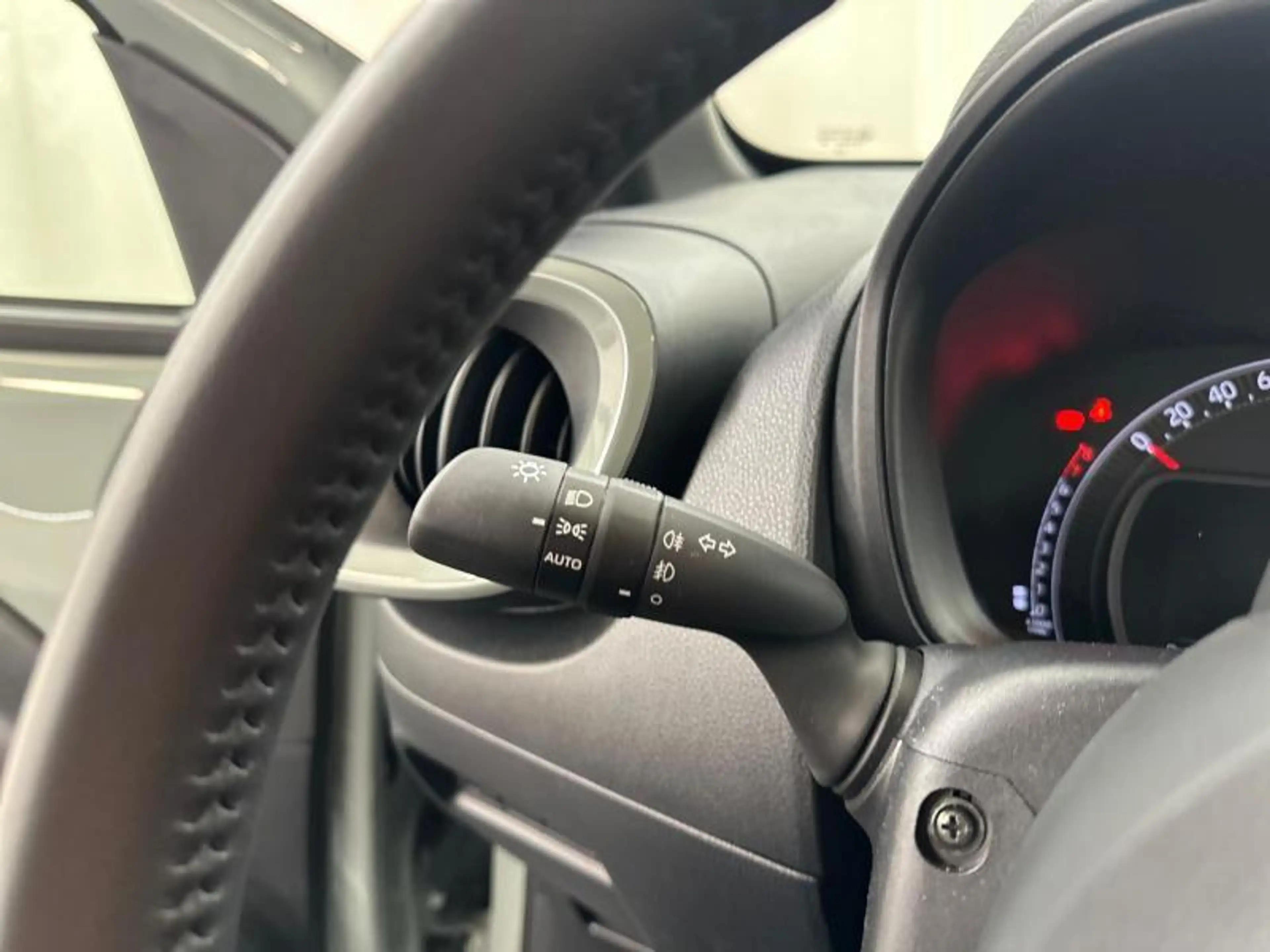 Toyota Aygo X AT Pulse | carplay | camera — photo 21
