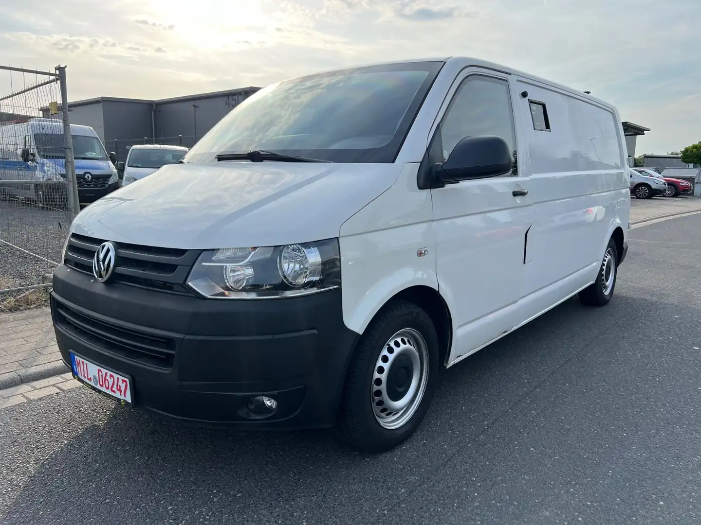 Volkswagen T5 2.0 TDI/140PS/GELDTRANSPORTER/MONEYTRUCK/PANZ Weiß - 1