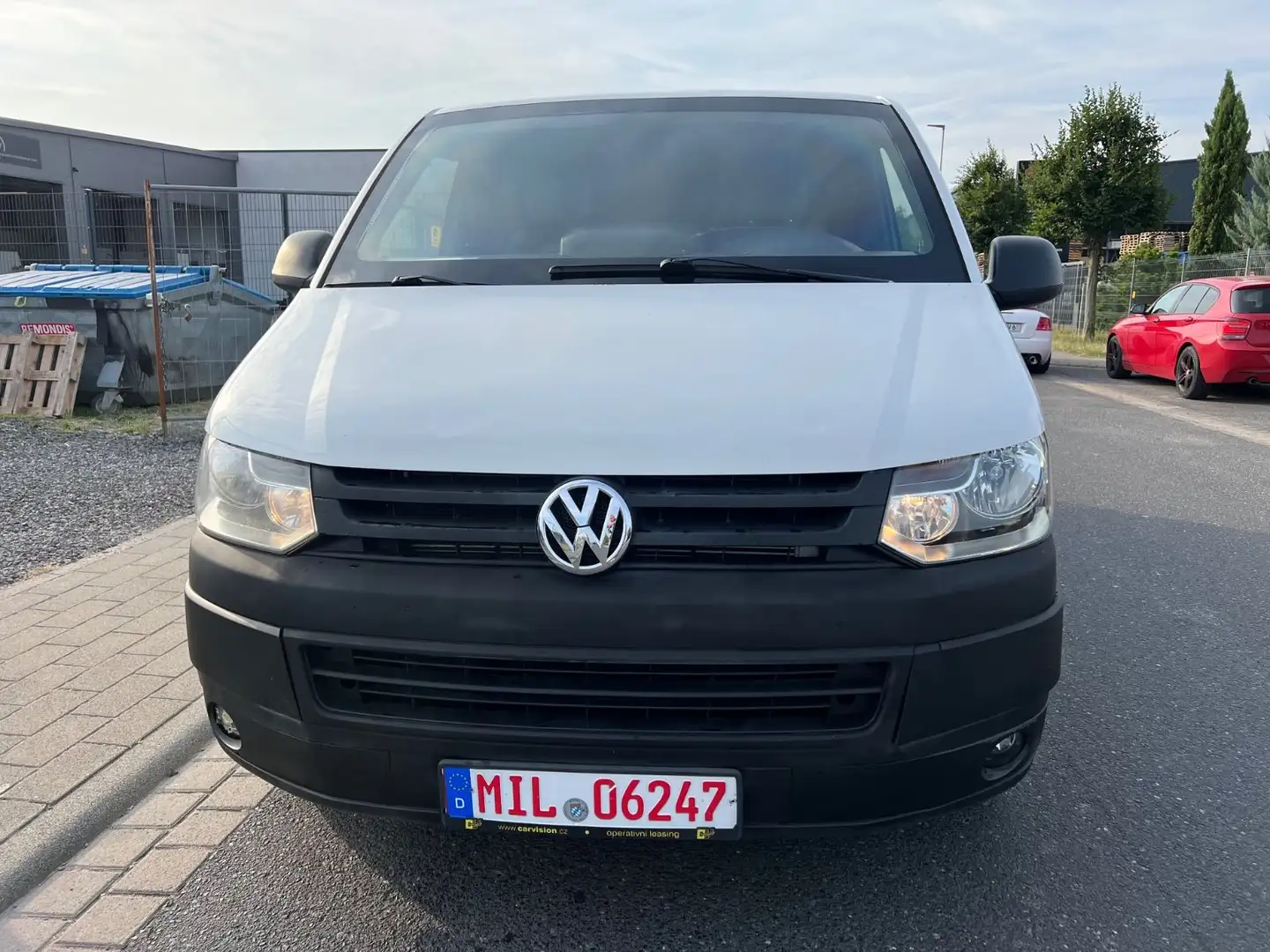 Volkswagen T5 2.0 TDI/140PS/GELDTRANSPORTER/MONEYTRUCK/PANZ Weiß - 2