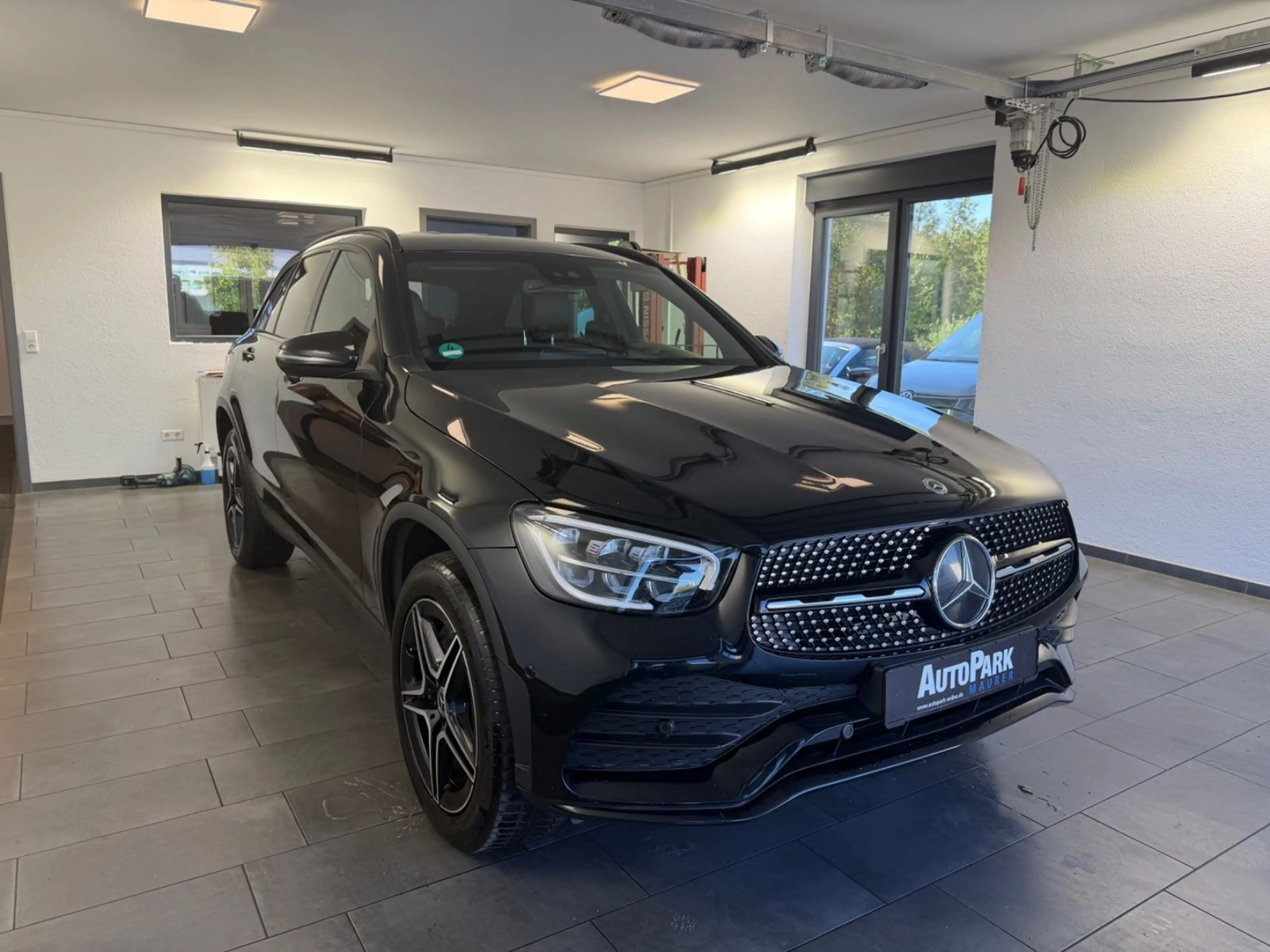 Mercedes-Benz GLC 300 de 4M AMG | AHK | DISTRO | MEMORY | NIGH — photo 3