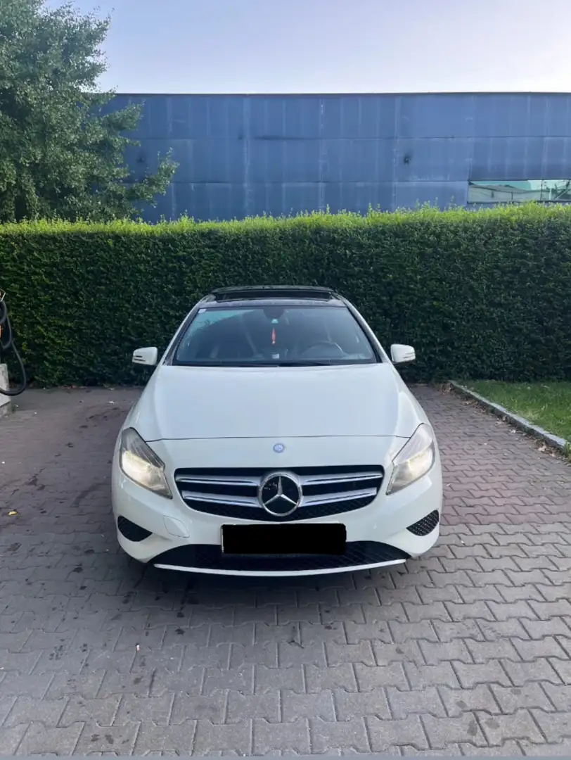 Mercedes-Benz A 180 Urban-Edition Weiß - 2