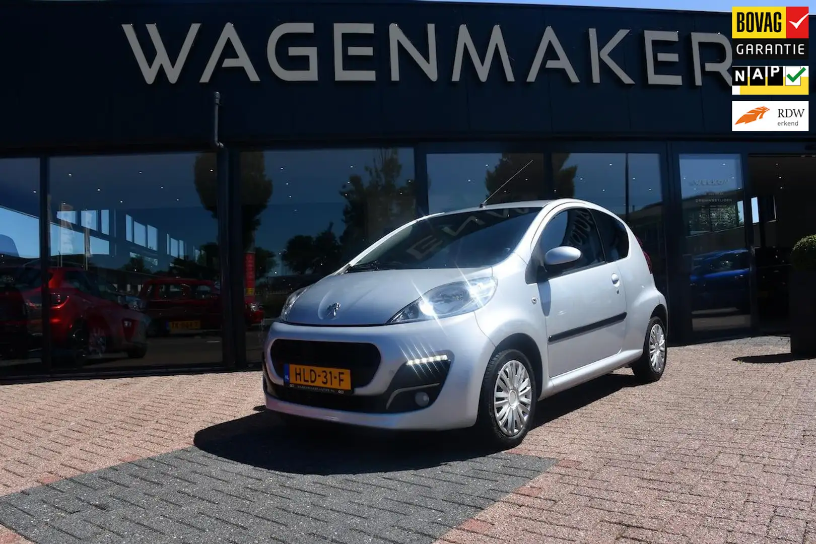 Peugeot 107 1.0 Envy Airco|Park sensor voor&achter|DealerOH Grijs - 1