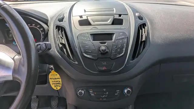 Ford Transit Courier view 7
