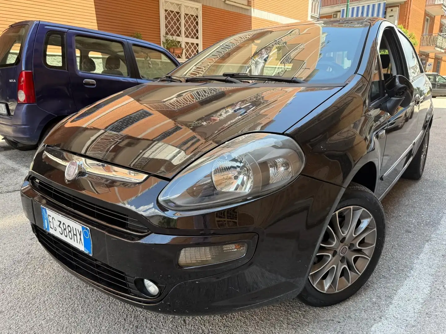 Fiat Punto Evo PUNTO EVO 1.4 5P EMOTION NATURAL POWER Zwart - 1